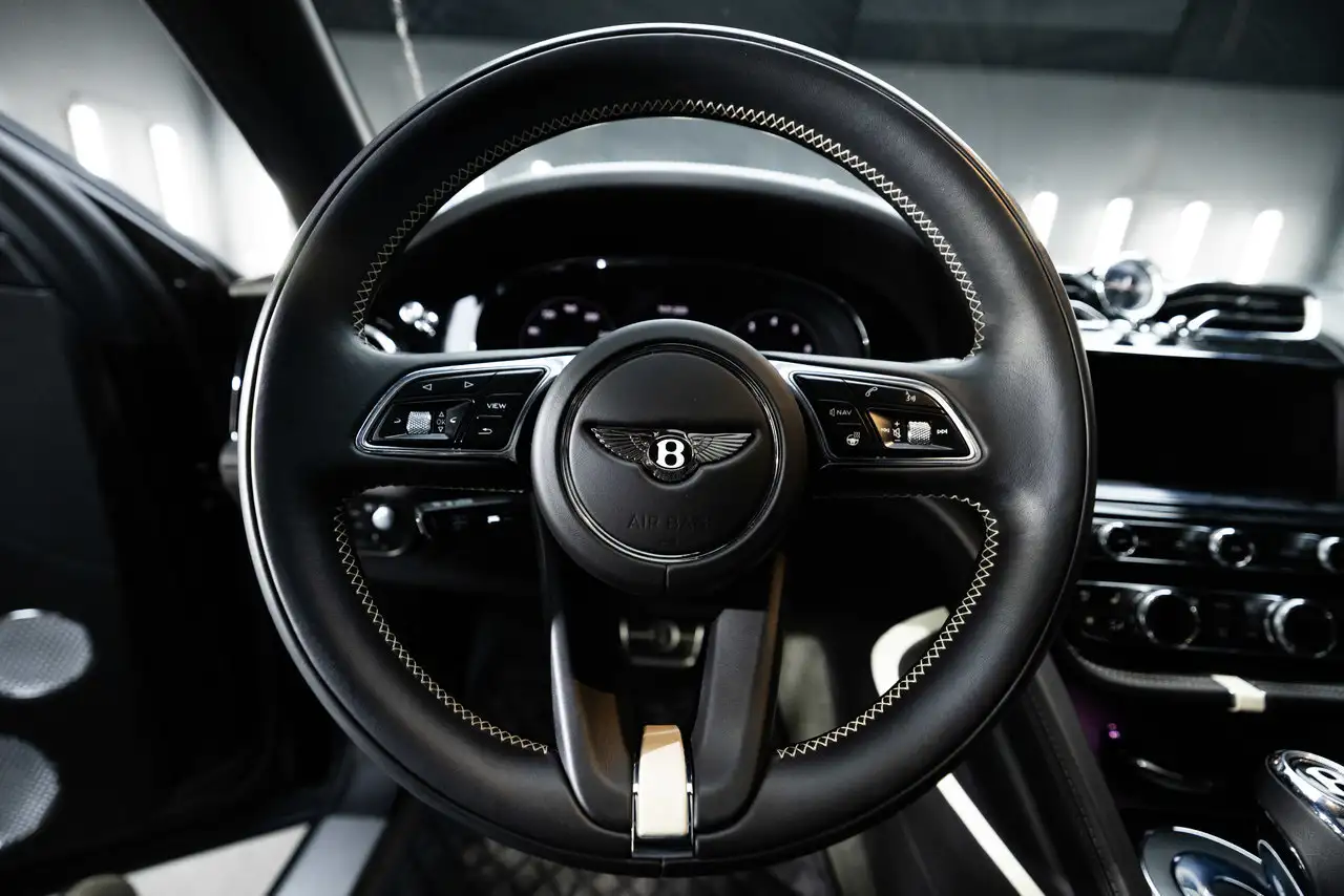 Bentley Bentayga снимка Bentley Bentayga