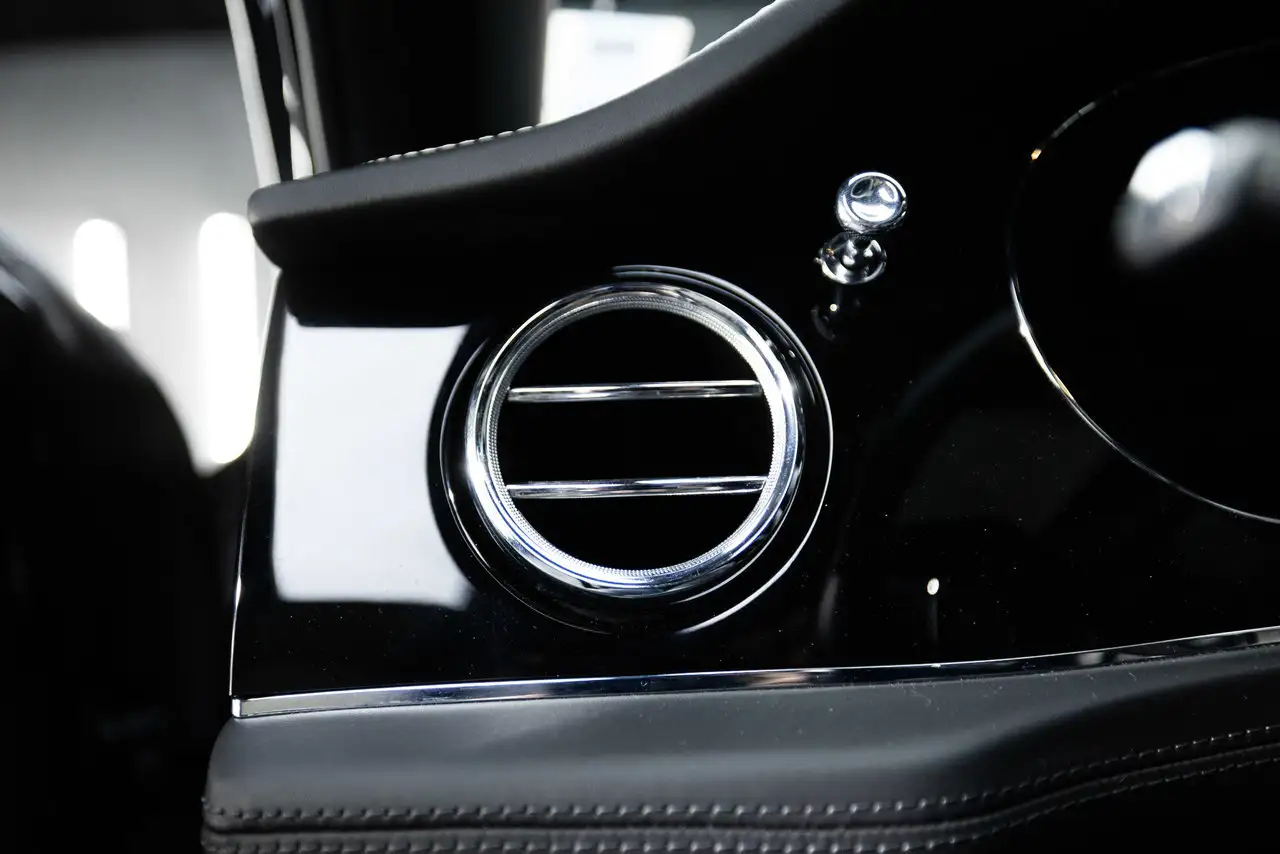 Bentley Bentayga снимка Bentley Bentayga