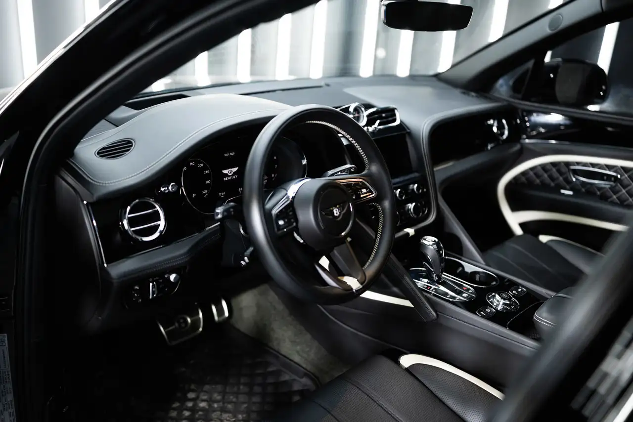 Bentley Bentayga снимка Bentley Bentayga