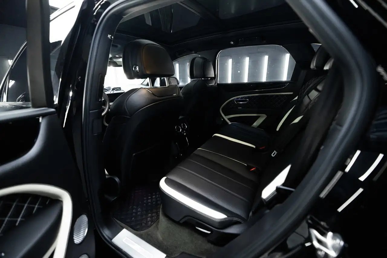 Bentley Bentayga снимка Bentley Bentayga