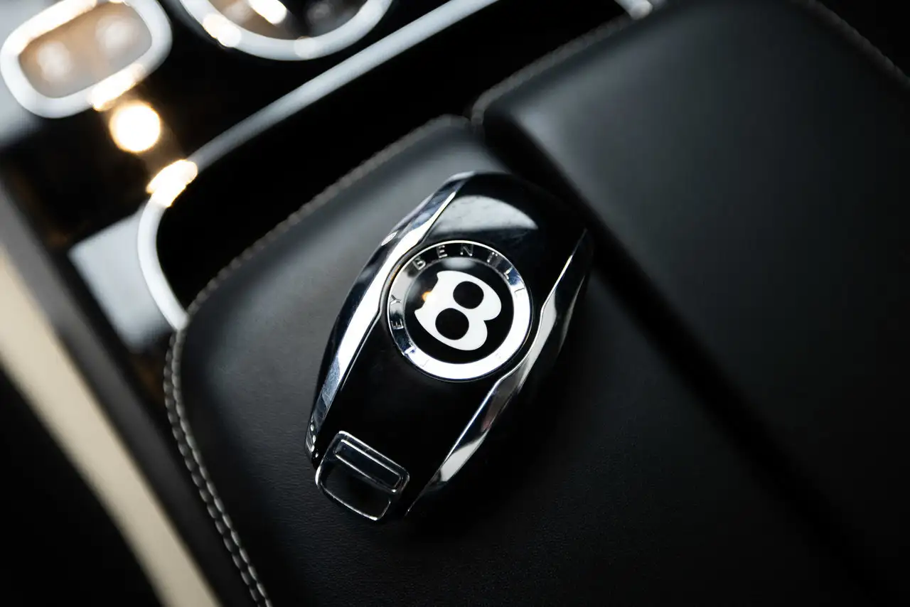 Bentley Bentayga снимка Bentley Bentayga