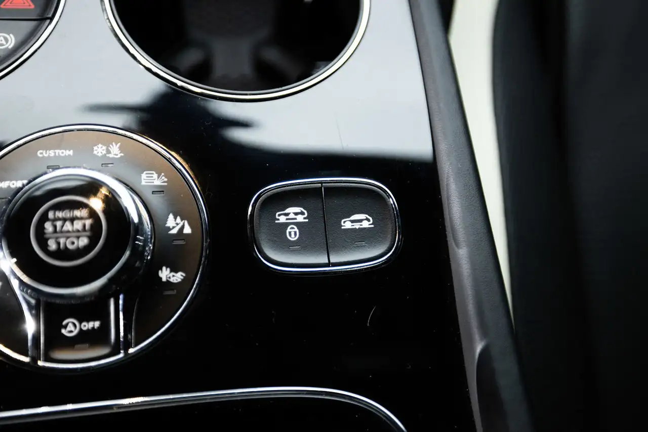 Bentley Bentayga снимка Bentley Bentayga