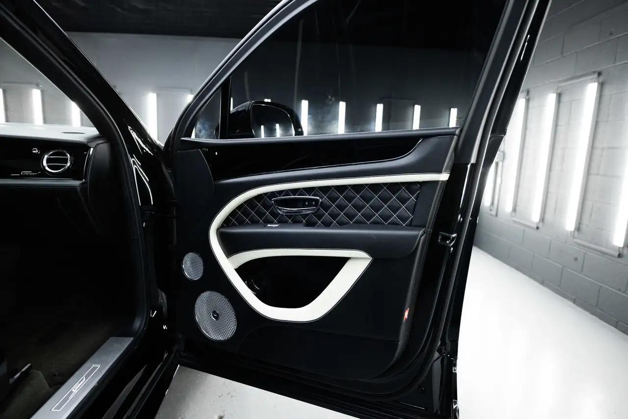 Bentley Bentayga снимка Bentley Bentayga