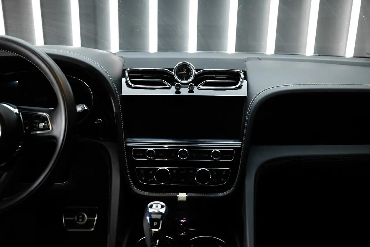 Bentley Bentayga снимка Bentley Bentayga