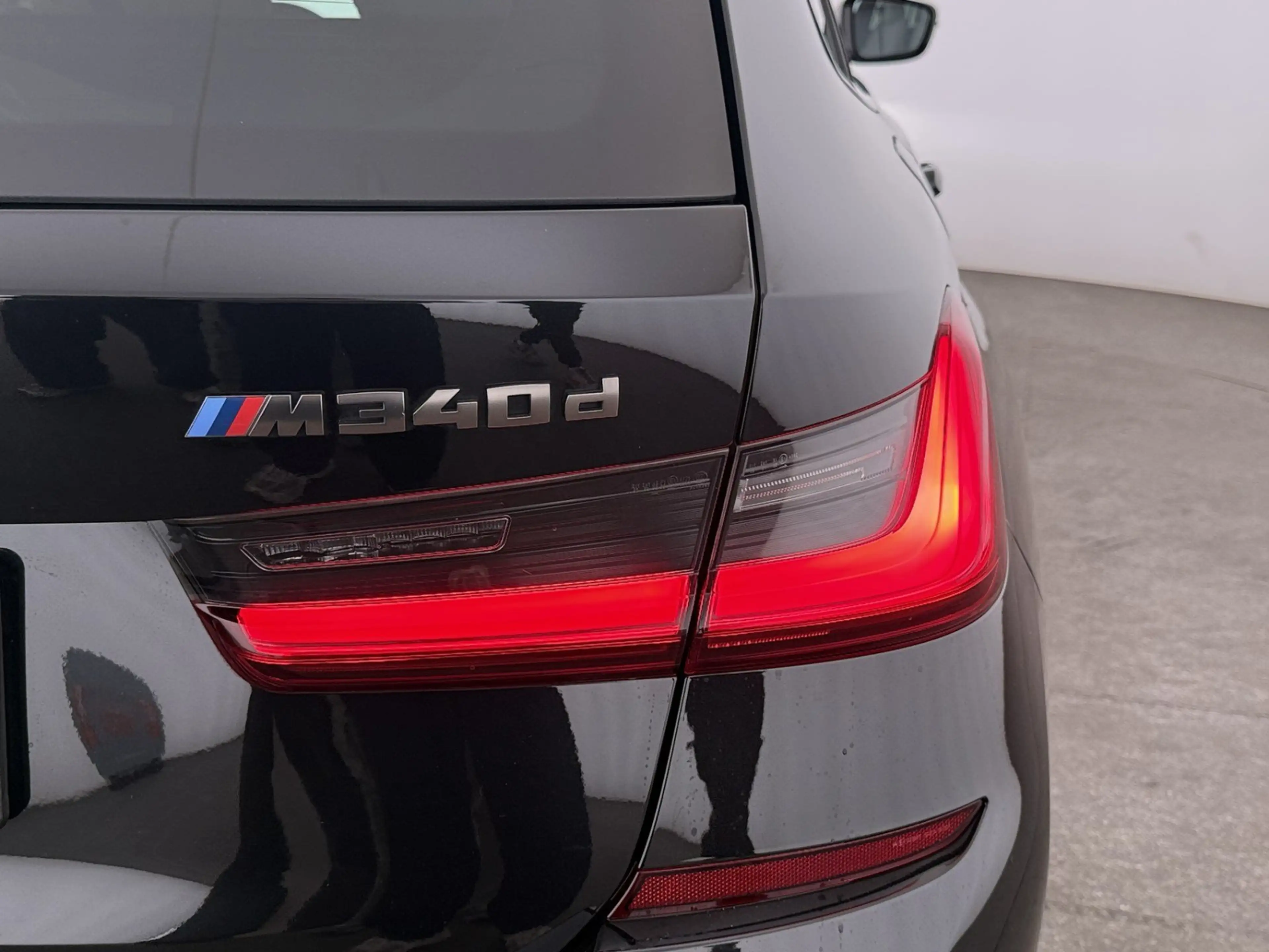 BMW 340 Md xDrive Touring Aut LASER 360-CAm SKY AHK — photo 12