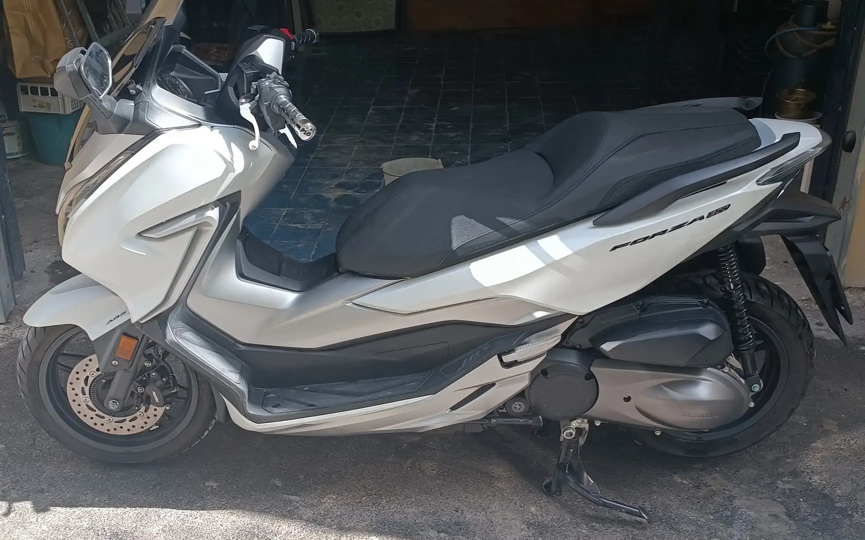Honda Forza 300 Alb - 1