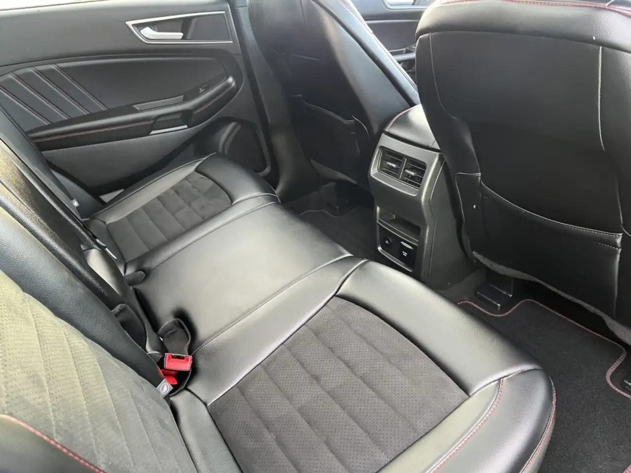 Ford Edge снимка Ford Edge