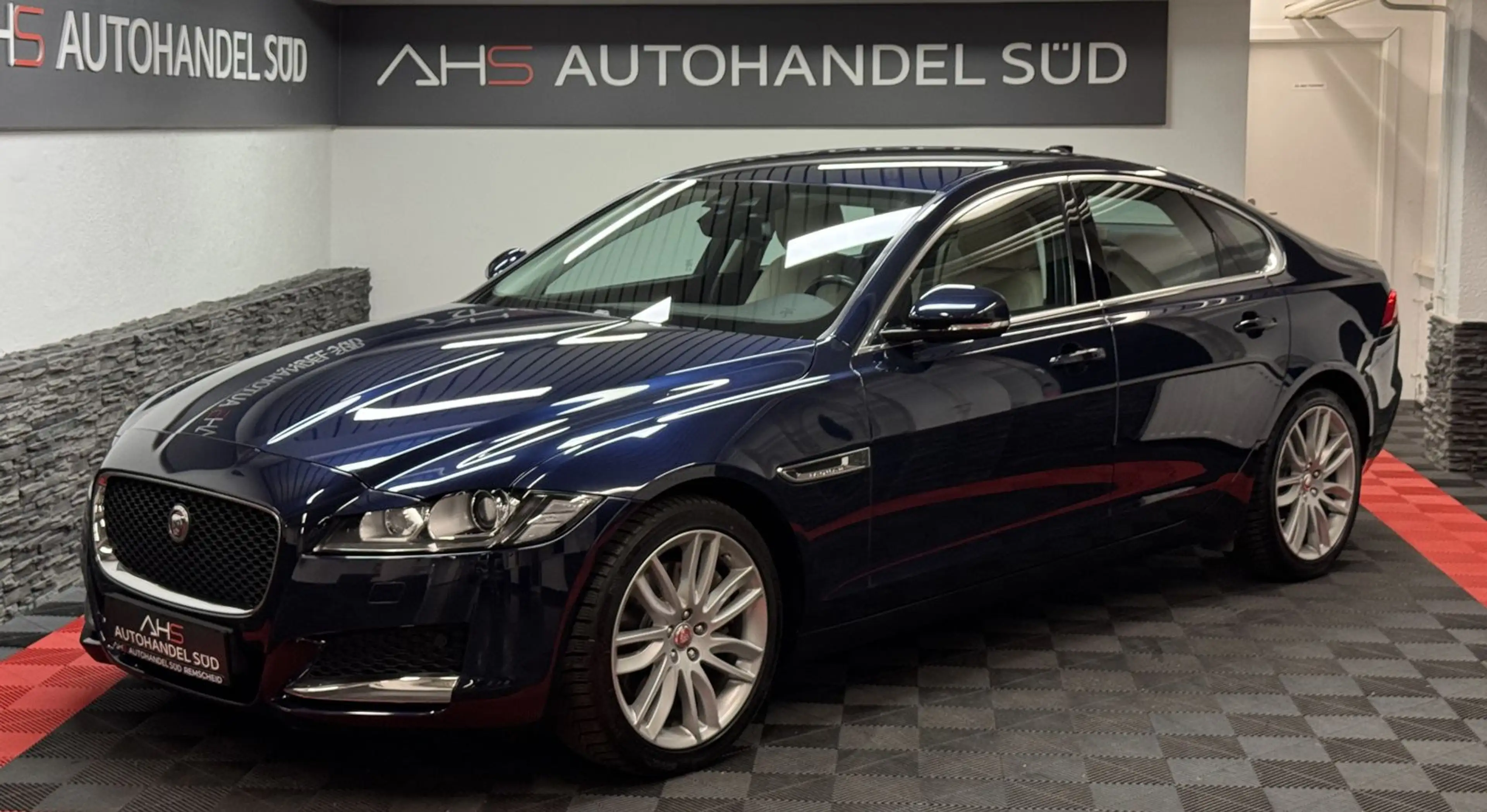 Jaguar XF Portfolio