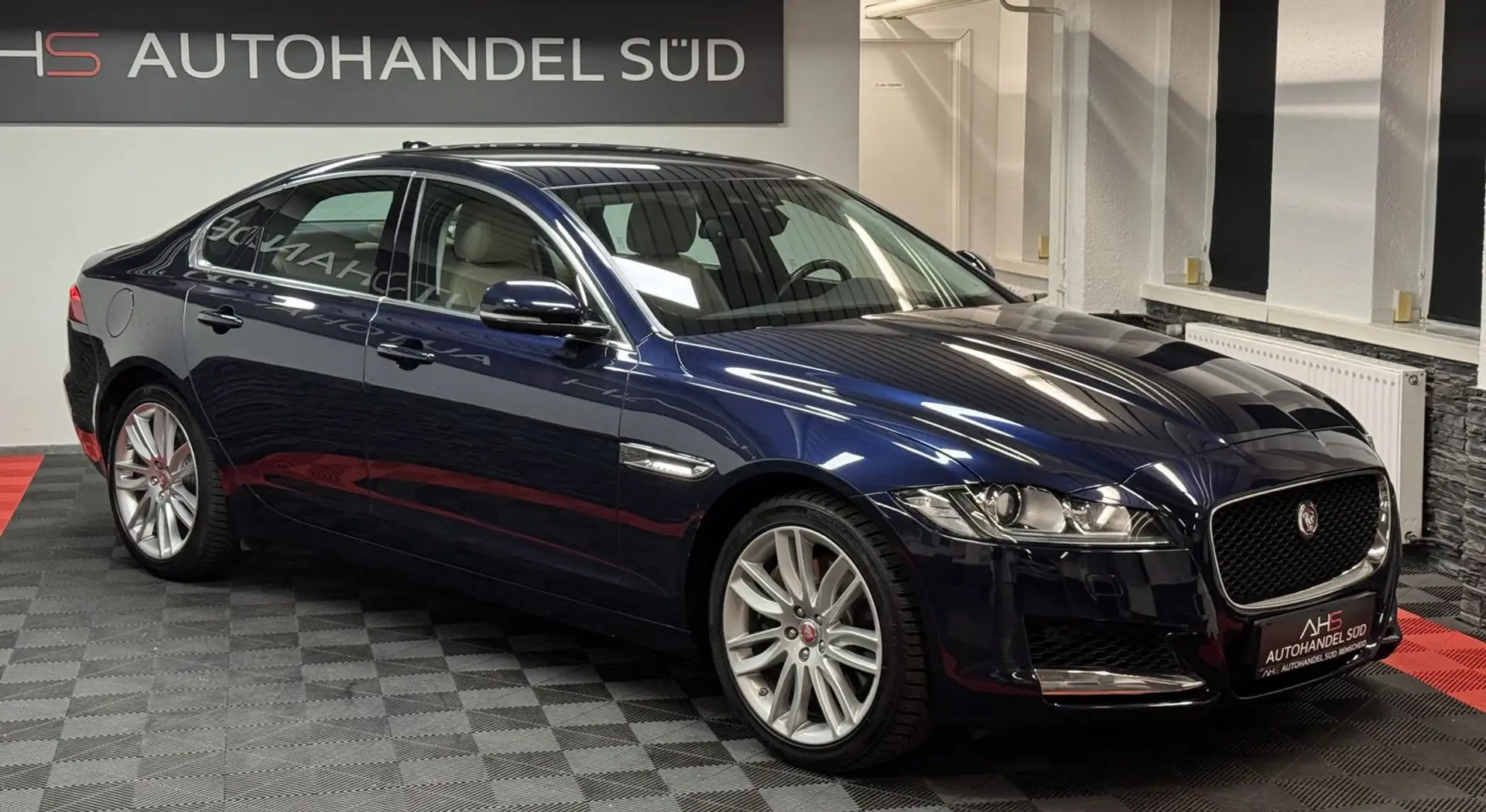 Jaguar XF Portfolio Bleu - 2