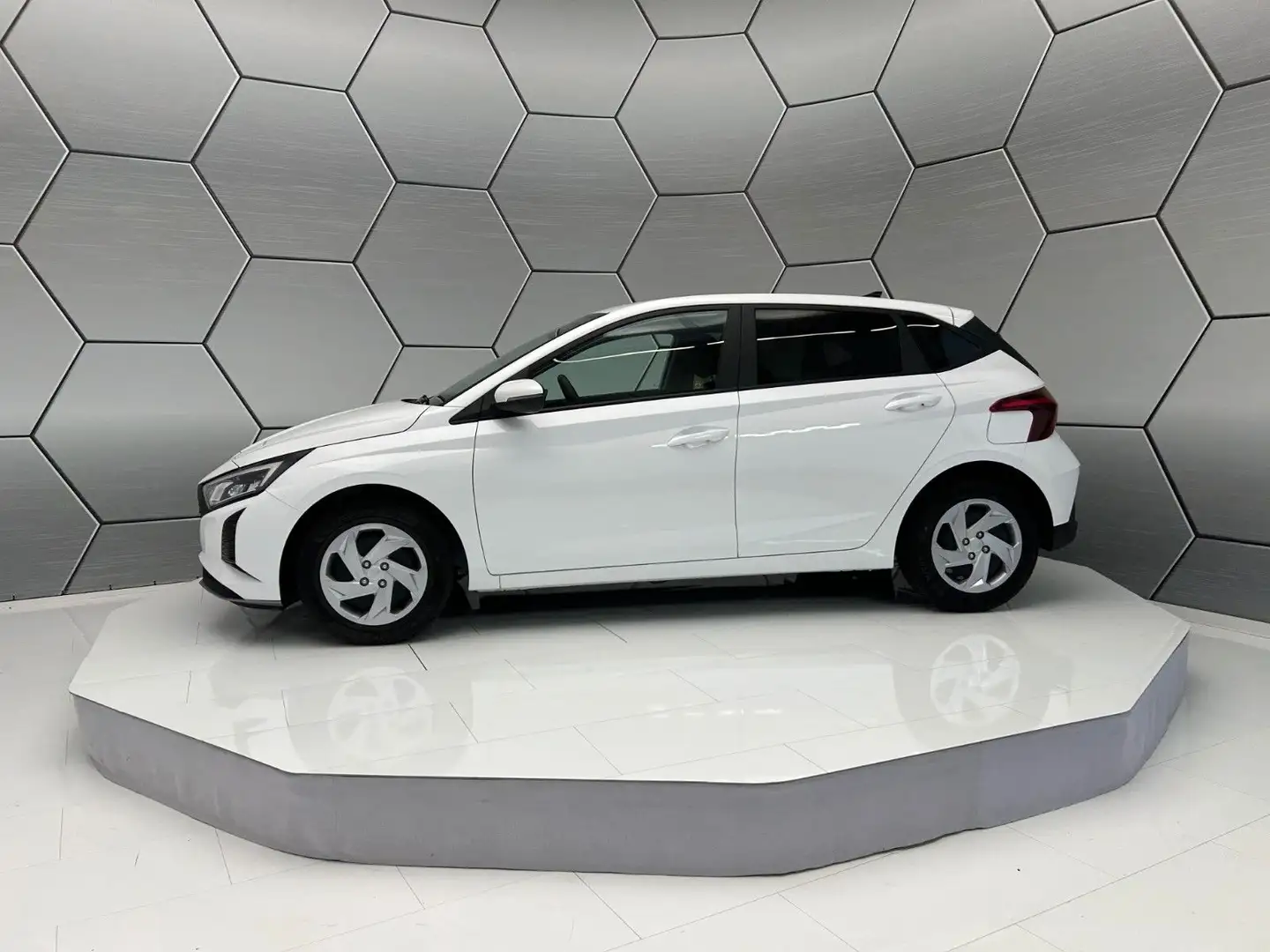 Hyundai i20 1.2 MPI GO Klima Kamera LED-Scheinwerfer SHZ Weiß - 2