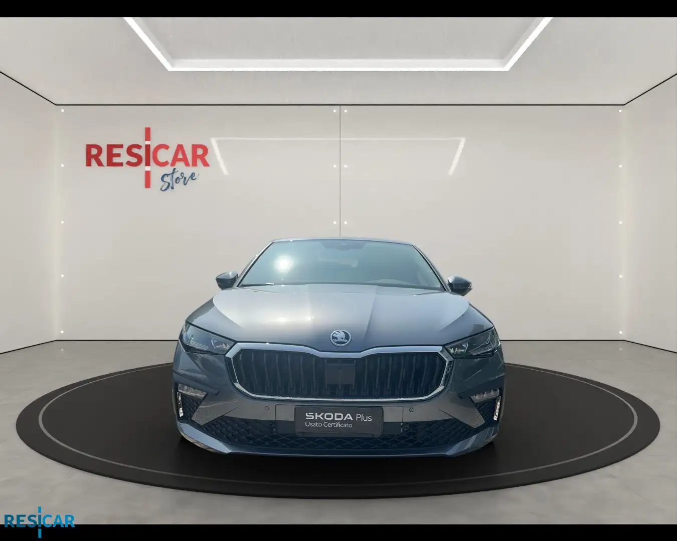 Skoda Scala 1.0 TSI Style Gris - 2
