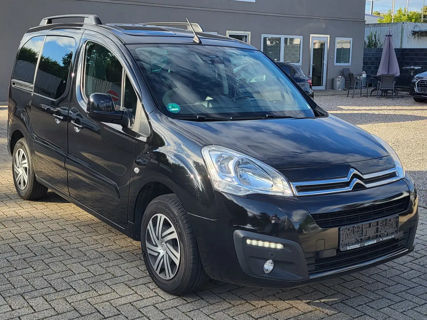 Citroen Berlingo Klimaautomatik Shine 8FACH AHK KAMERA Schwarz - 1