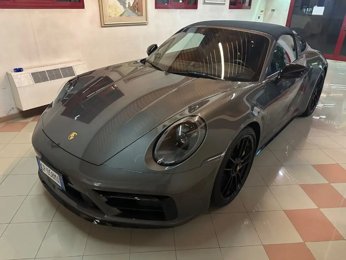 Porsche 992 Targa 4 GTS Gris - 1
