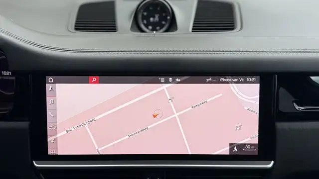 Porsche Cayenne view 24