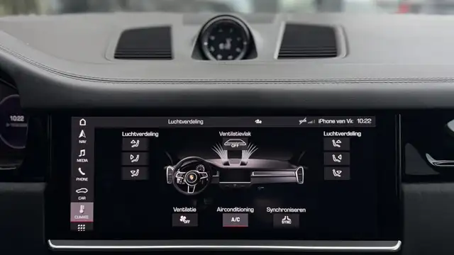 Porsche Cayenne view 25