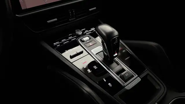 Porsche Cayenne view 28