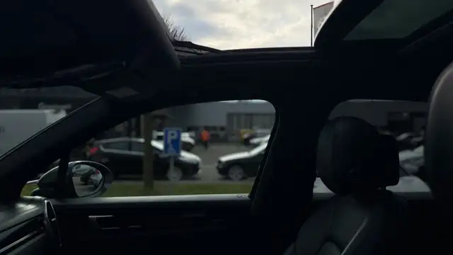 Porsche Cayenne view 13