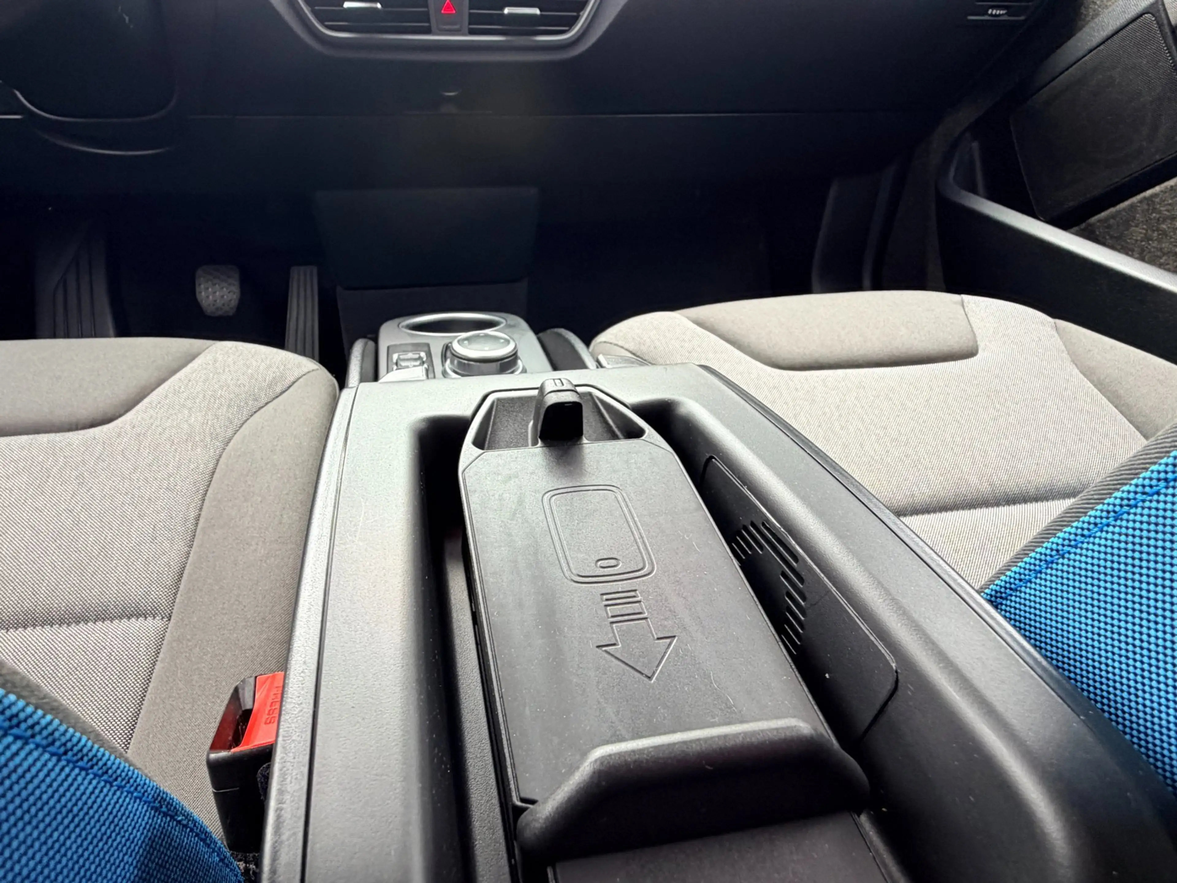 BMW i3 Sportpakket, H&K, stoelverwarming, camera — photo 23