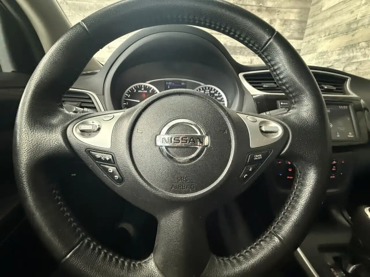 Nissan Sentra снимка Nissan Sentra