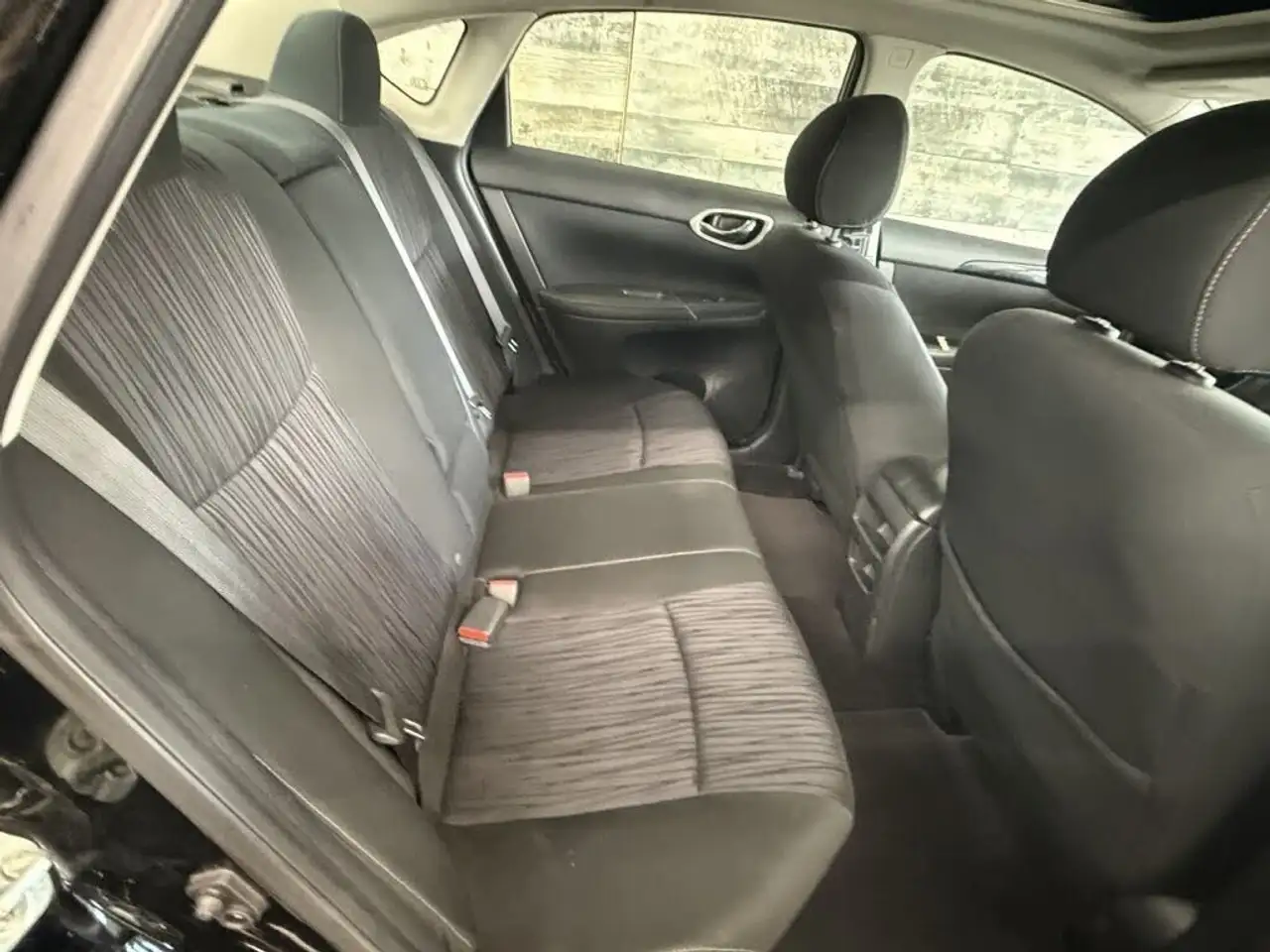 Nissan Sentra снимка Nissan Sentra