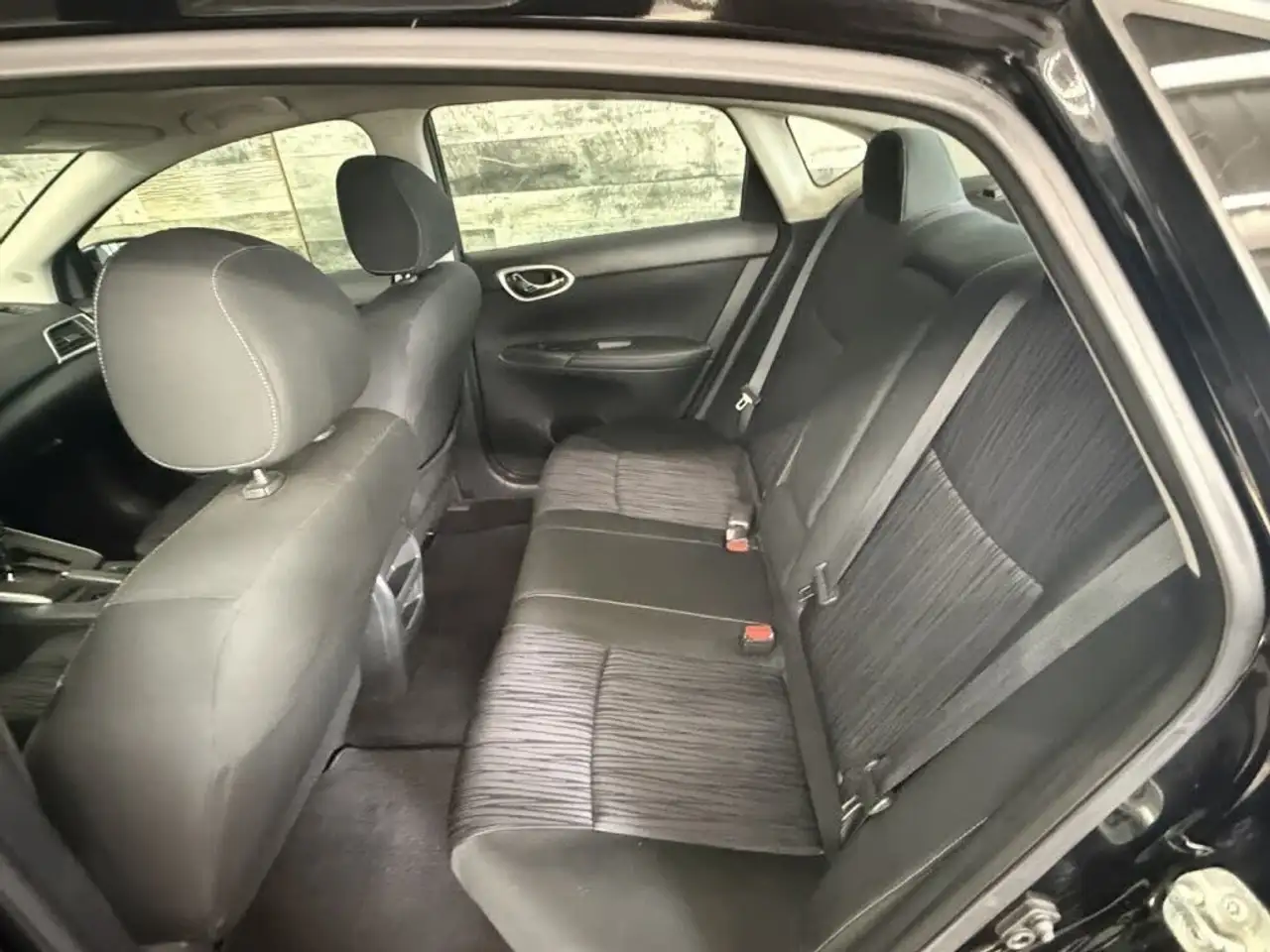 Nissan Sentra снимка Nissan Sentra