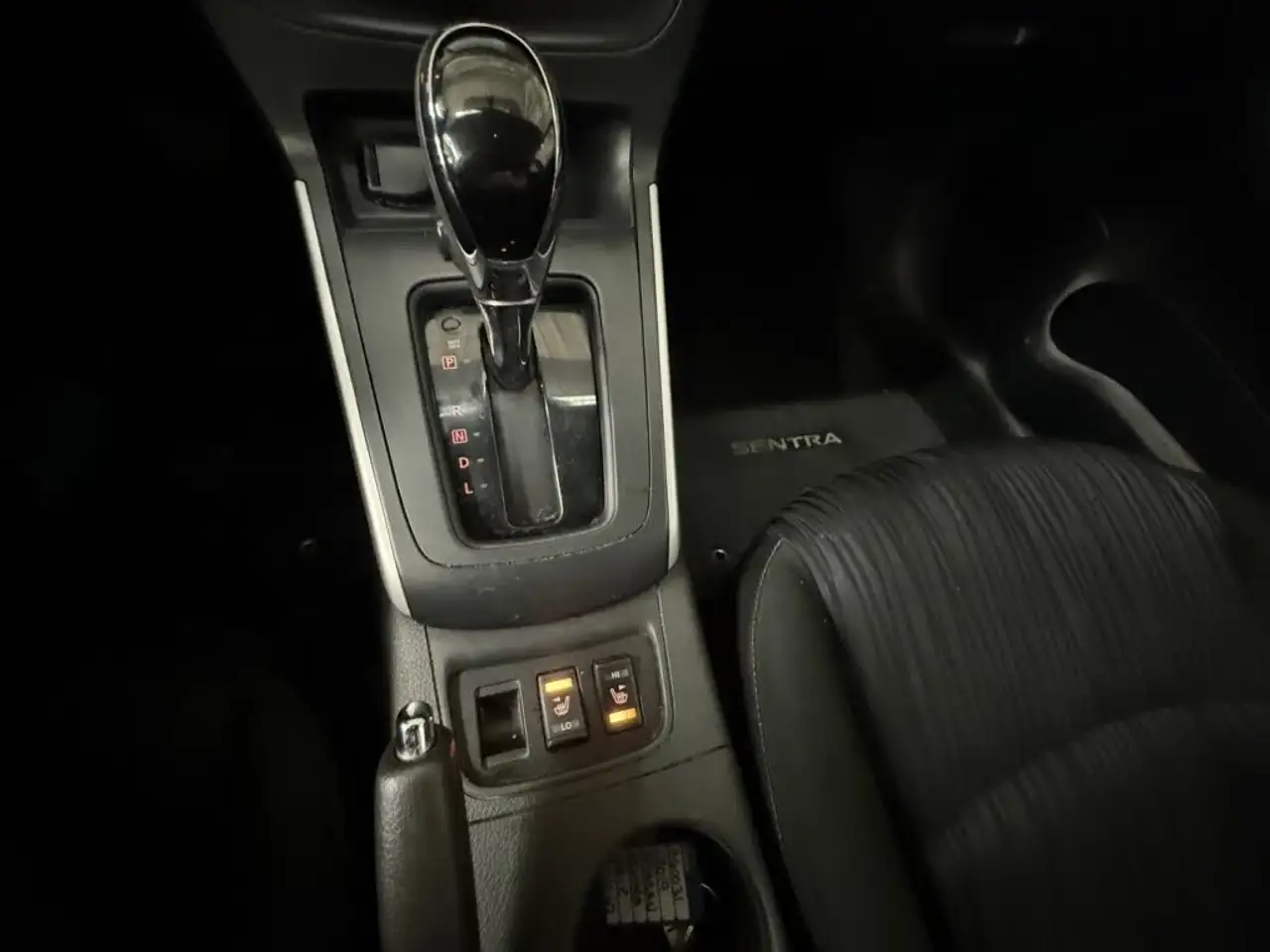 Nissan Sentra снимка Nissan Sentra