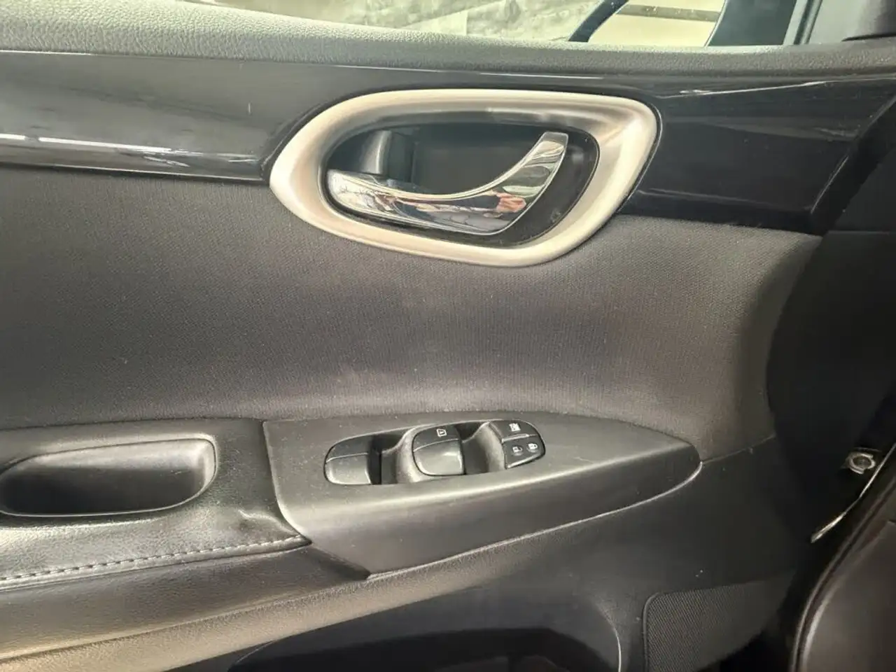 Nissan Sentra снимка Nissan Sentra