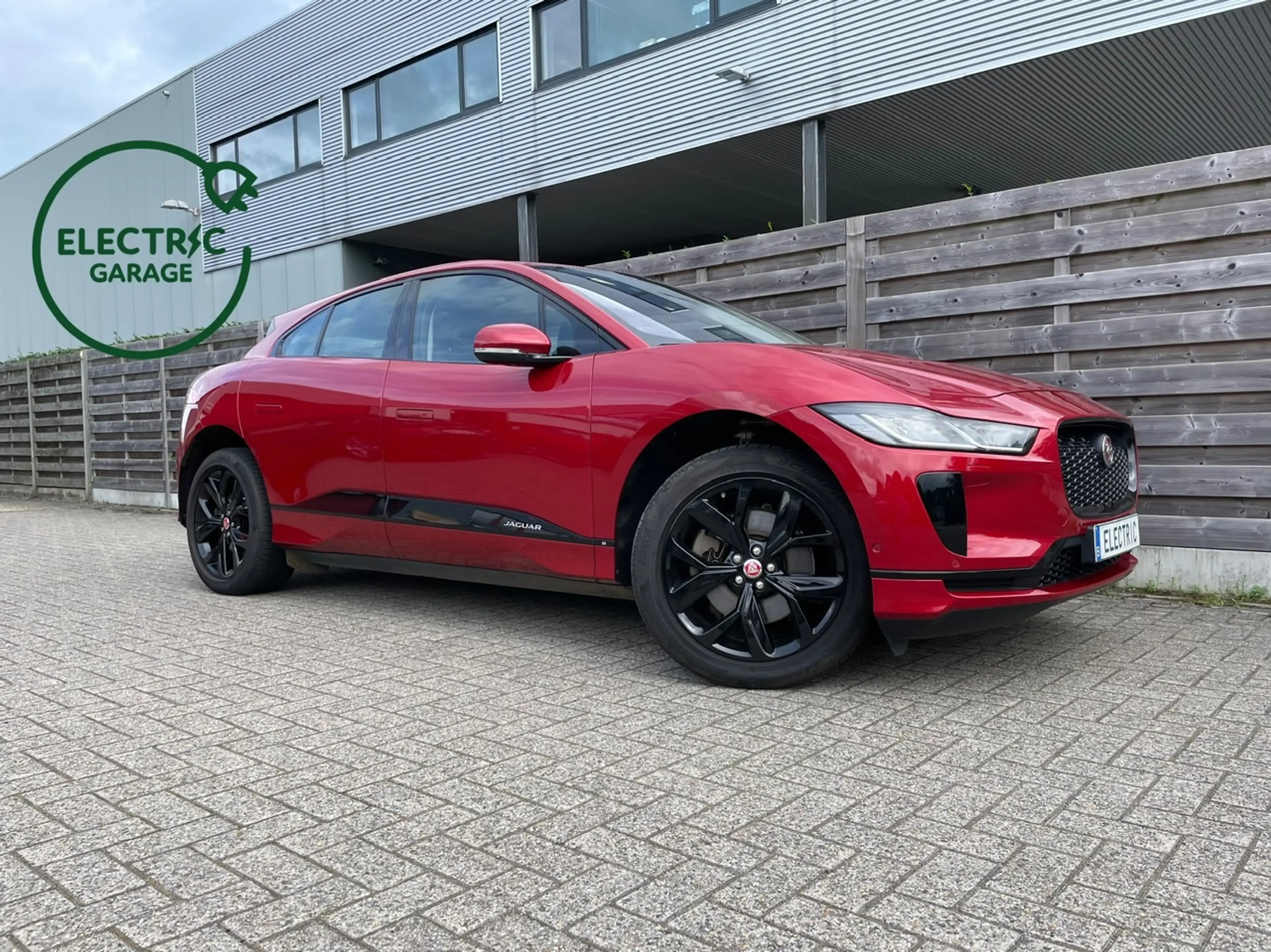 Jaguar I-Pace 90 kWh EV400 BlackPack — photo 15