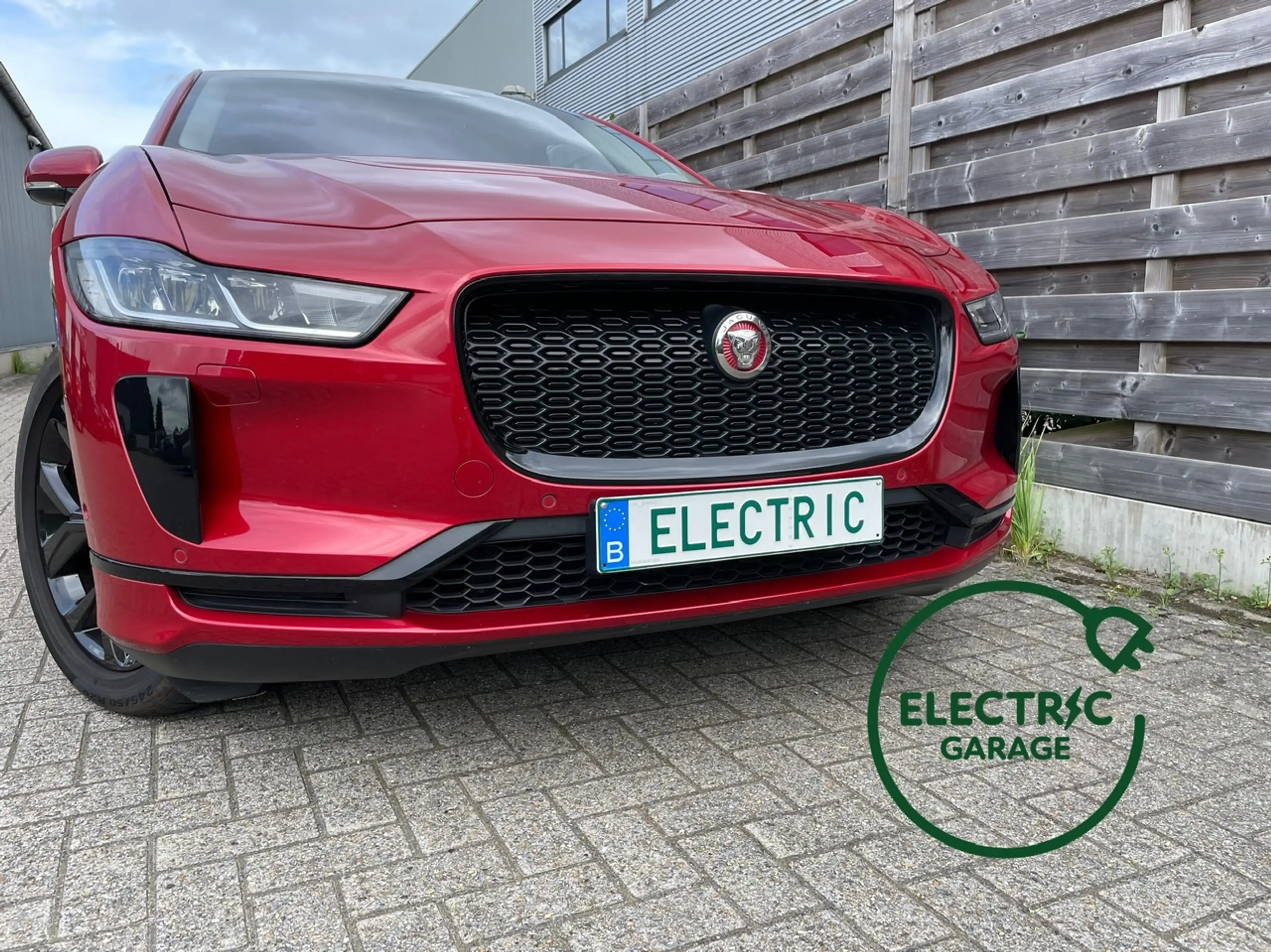 Jaguar I-Pace 90 kWh EV400 BlackPack — photo 14