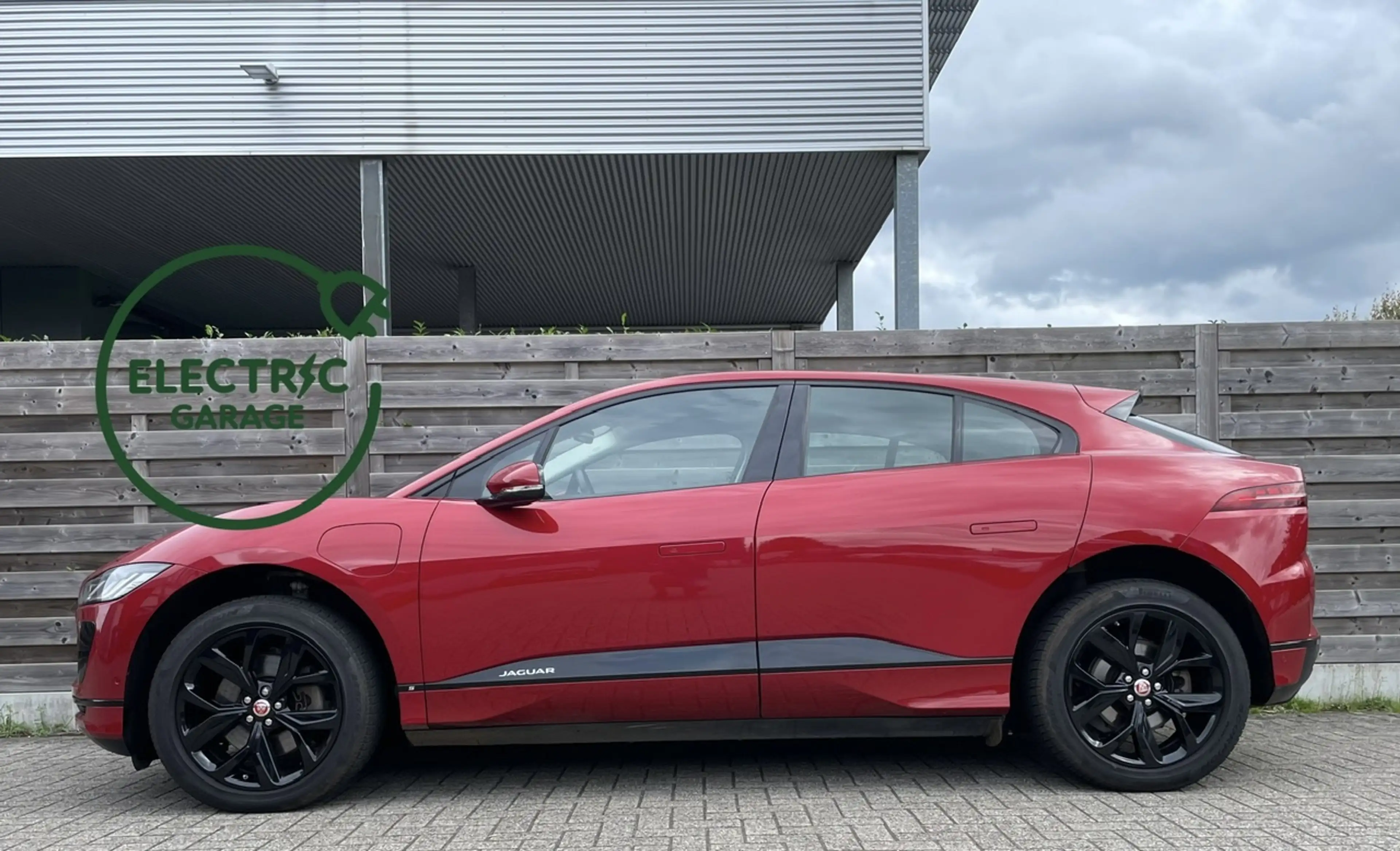 Jaguar I-Pace 90 kWh EV400 BlackPack — photo 5