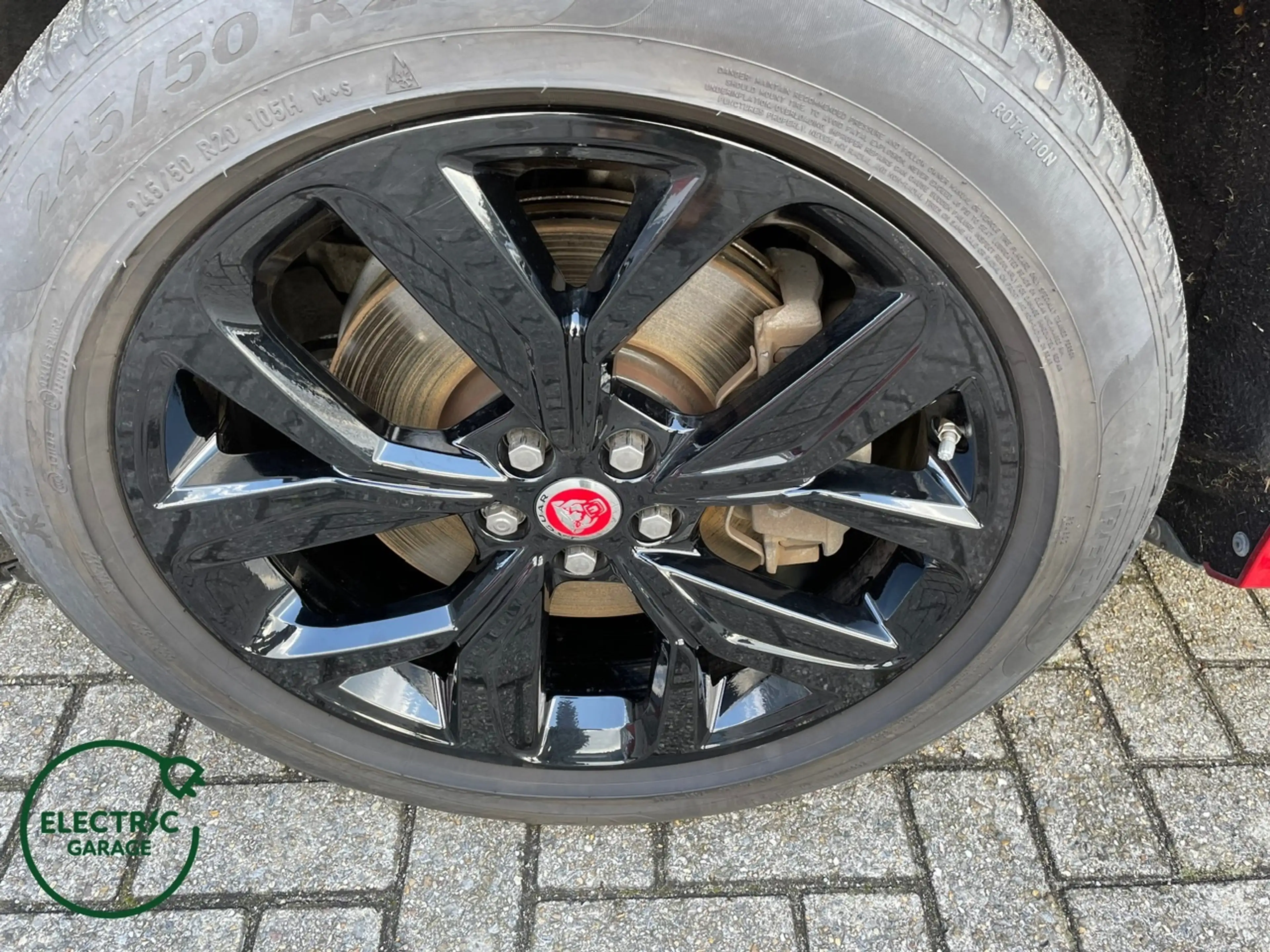 Jaguar I-Pace 90 kWh EV400 BlackPack — photo 8