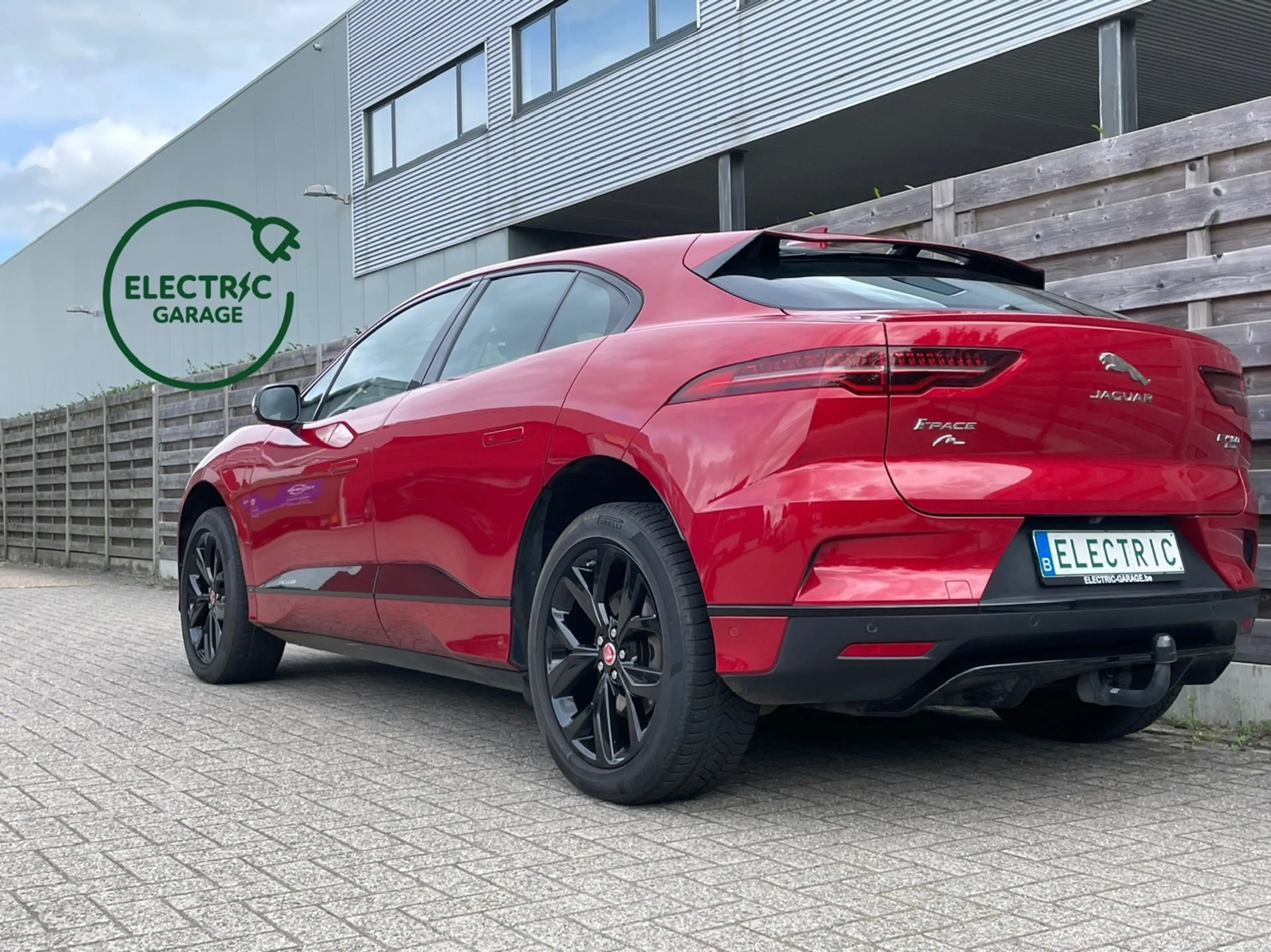 Jaguar I-Pace 90 kWh EV400 BlackPack — photo 10