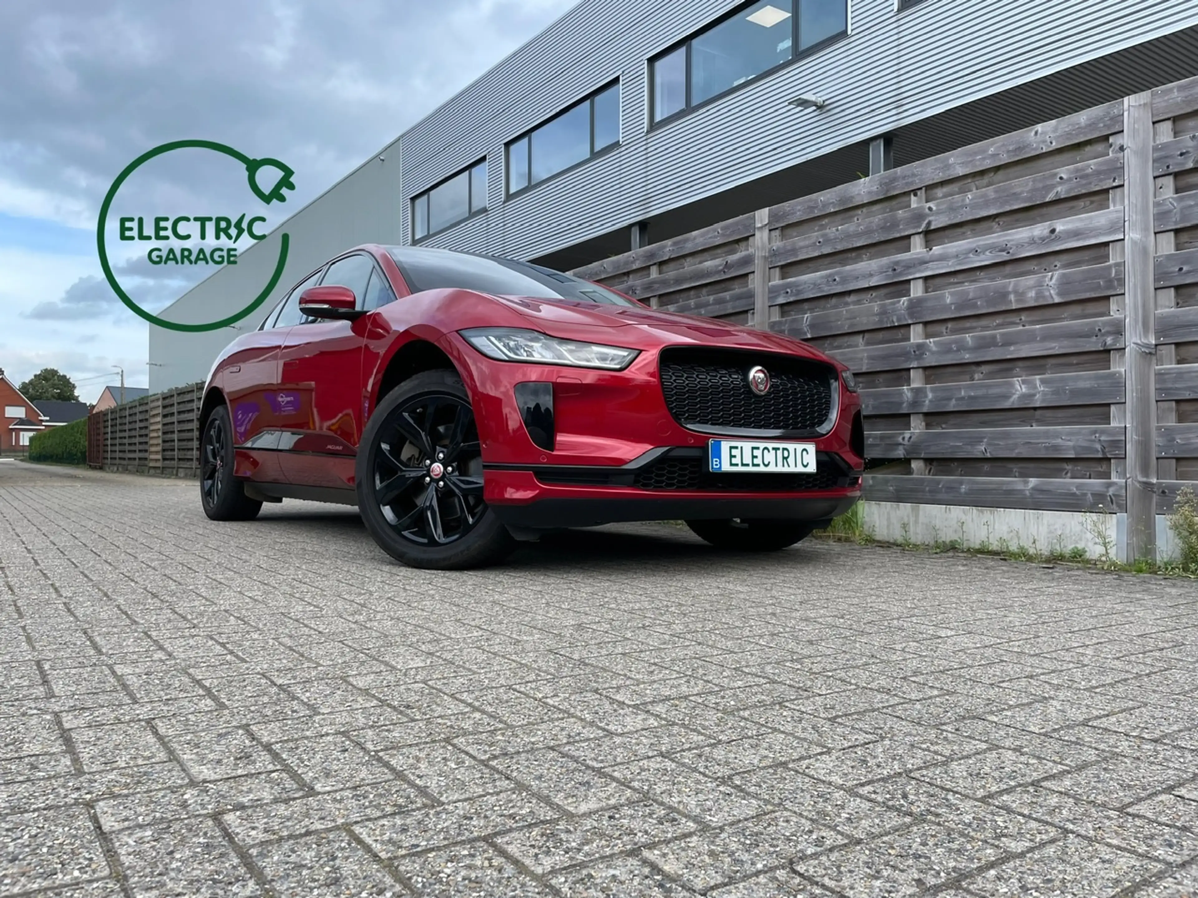Jaguar I-Pace 90 kWh EV400 BlackPack — photo 12