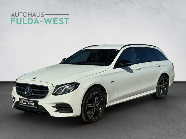 Mercedes-Benz E 300 E300de T AMG LED Night 360° AHK Burmester SoH91%