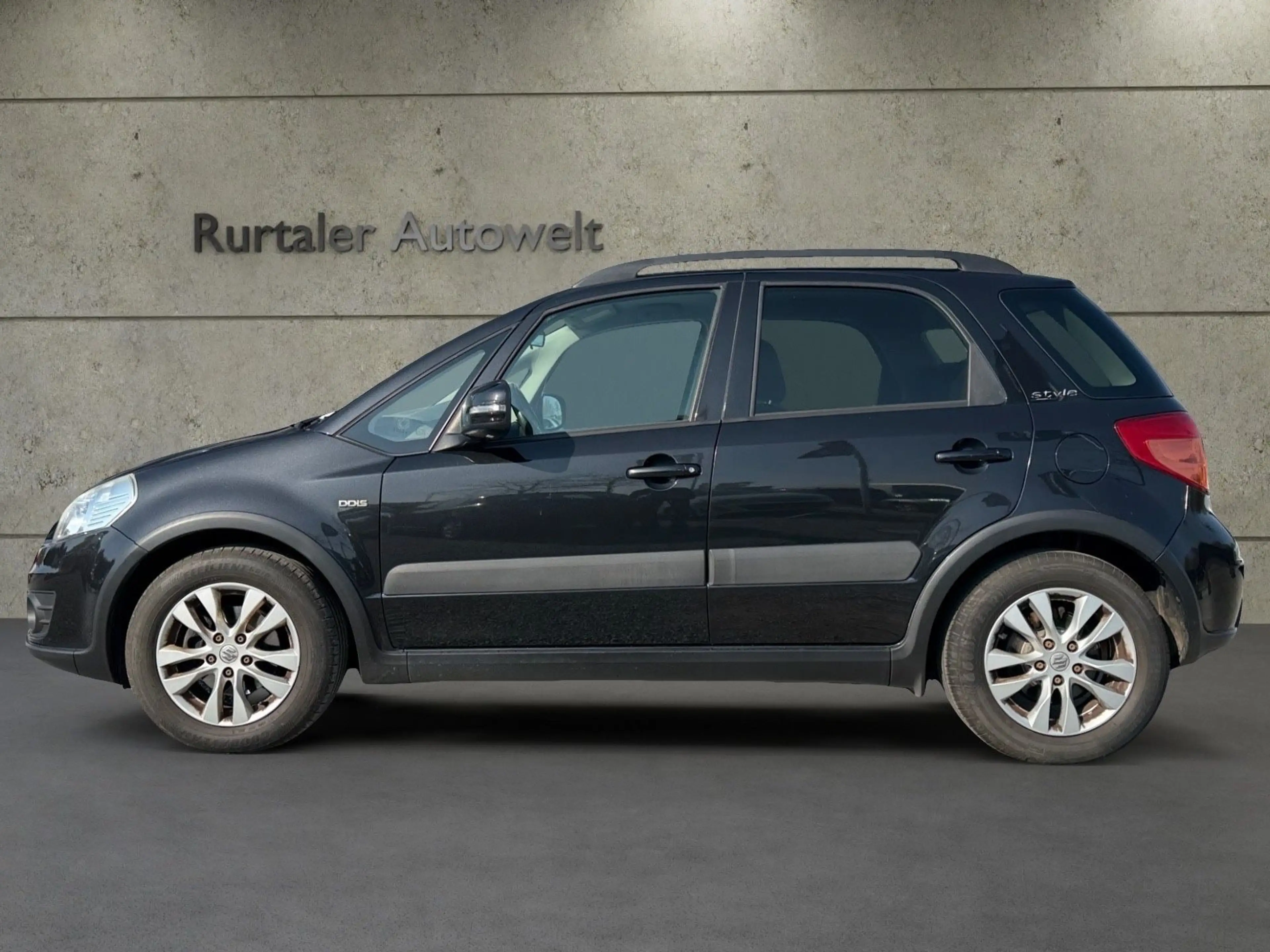 Suzuki SX4 Club *KLIMA*SHZ*AHK*NAVI*TEMP.*BLUET.*TÜV* — photo 2
