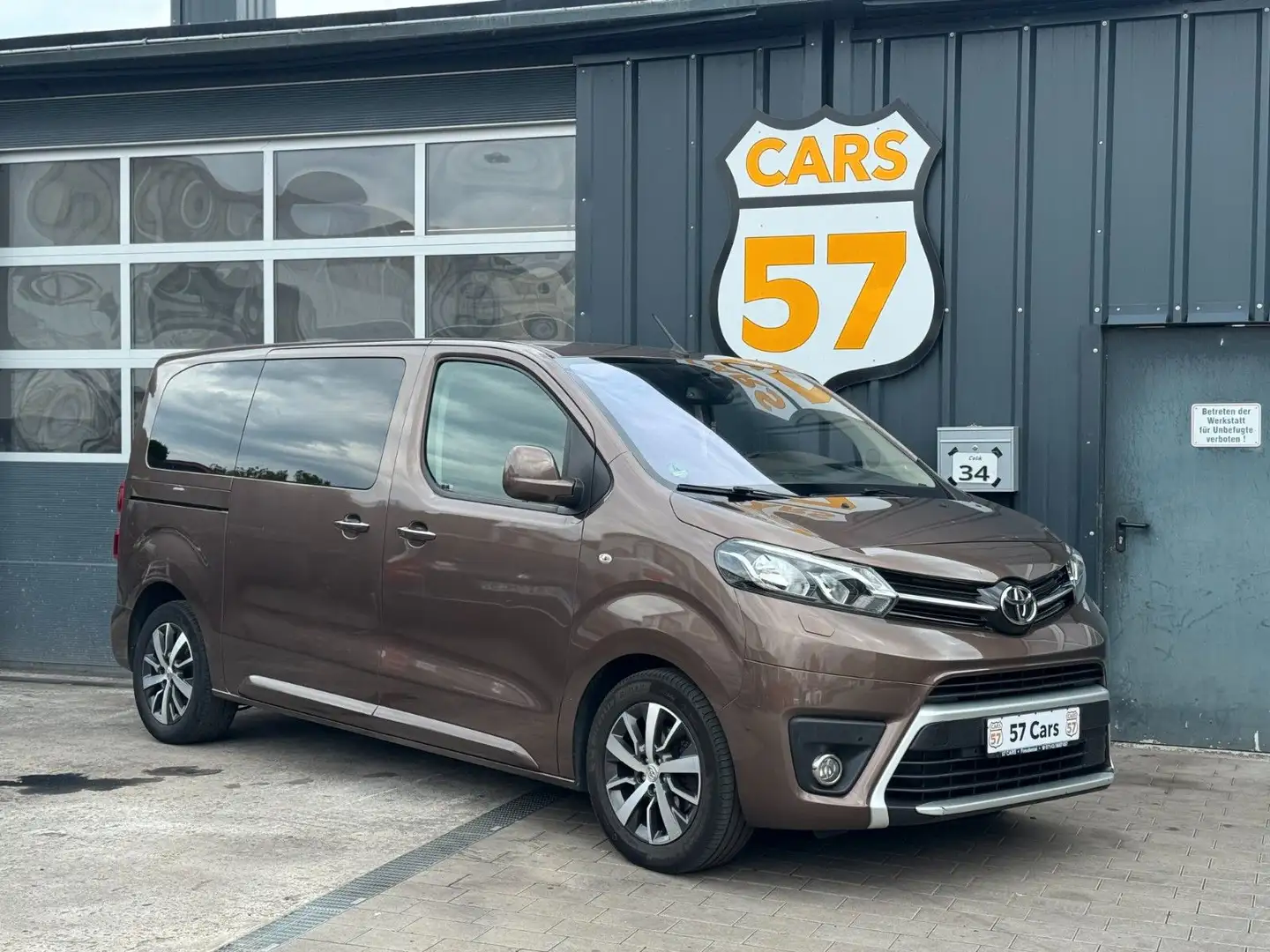 Toyota Proace Verso L1 Family Comfort+8Sitzer+Navi smeđa - 1