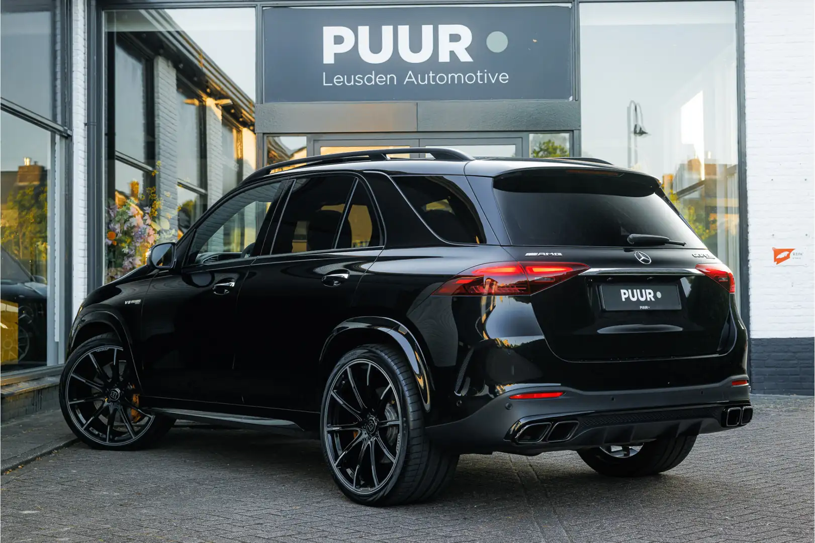 Mercedes-Benz GLE 63 AMG S 4MATIC+ Premium Plus Pano -  Brabus Wheels  - Bu Zwart - 2