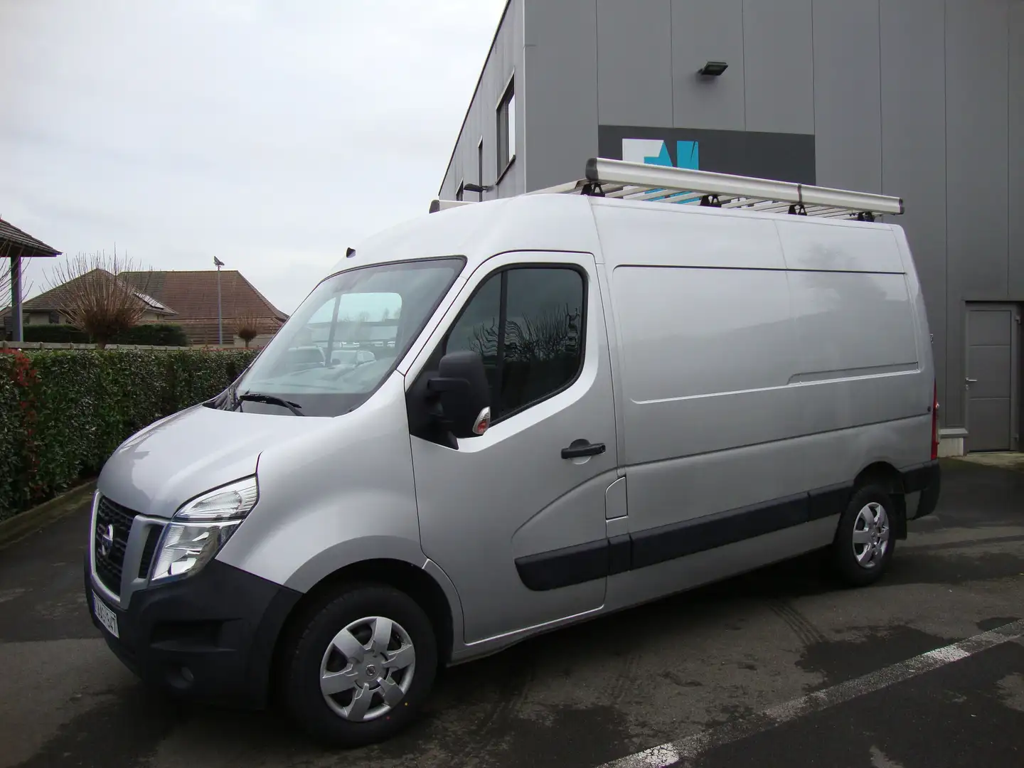 Renault Master 2.3 tdci, L2H2, btw in, gps, 3pl, airco, 2017 Zilver - 1