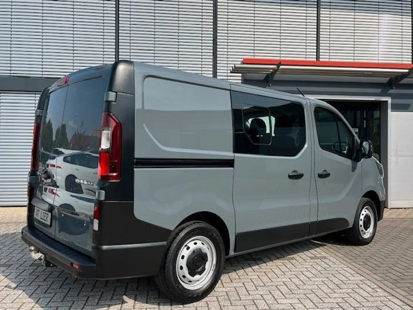 Renault Trafic DoKa Komfort L1H1 dC Automatik Facelift Grigio - 2