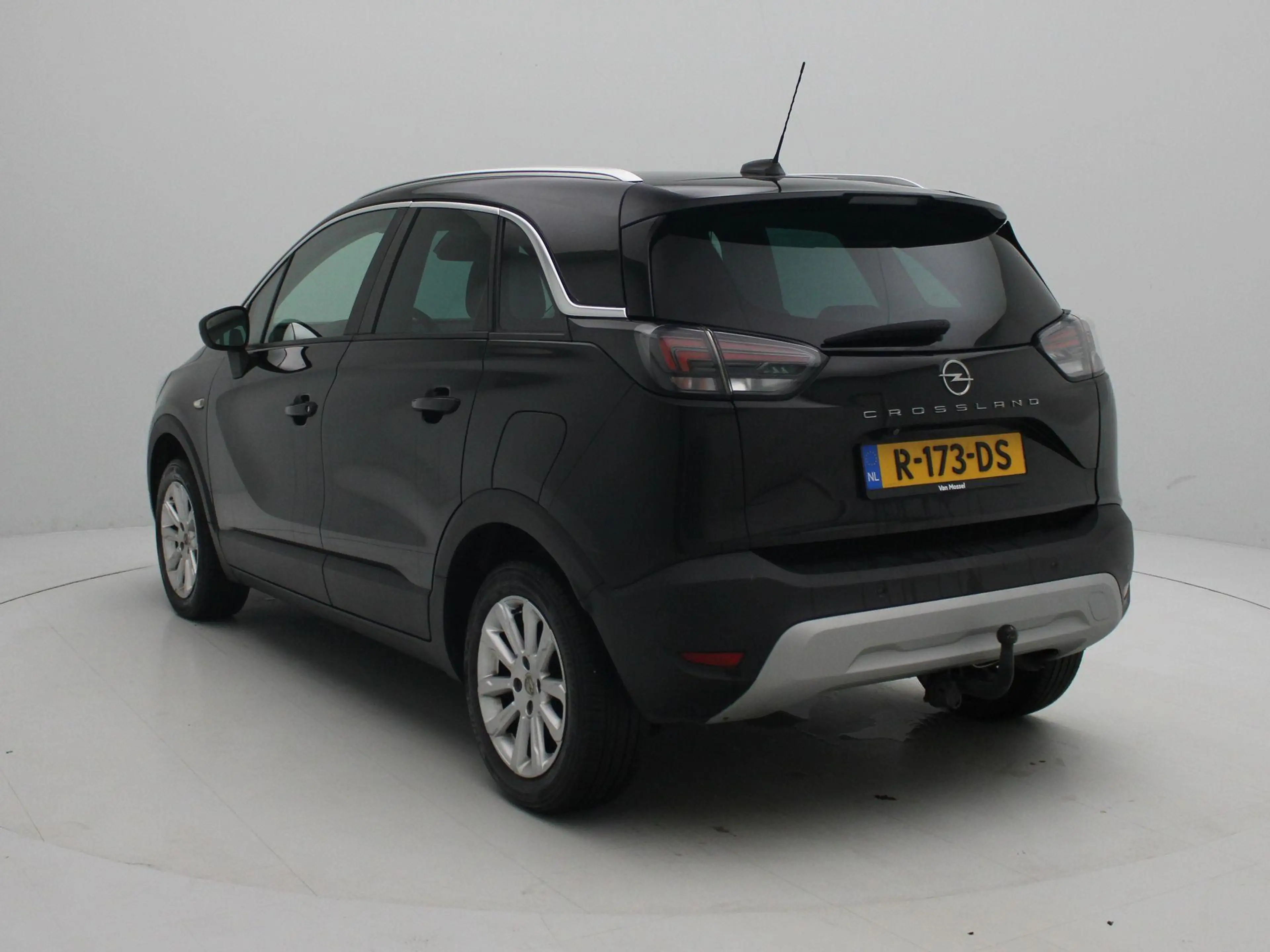 Opel Crossland 1.2 Turbo Elegance — photo 2
