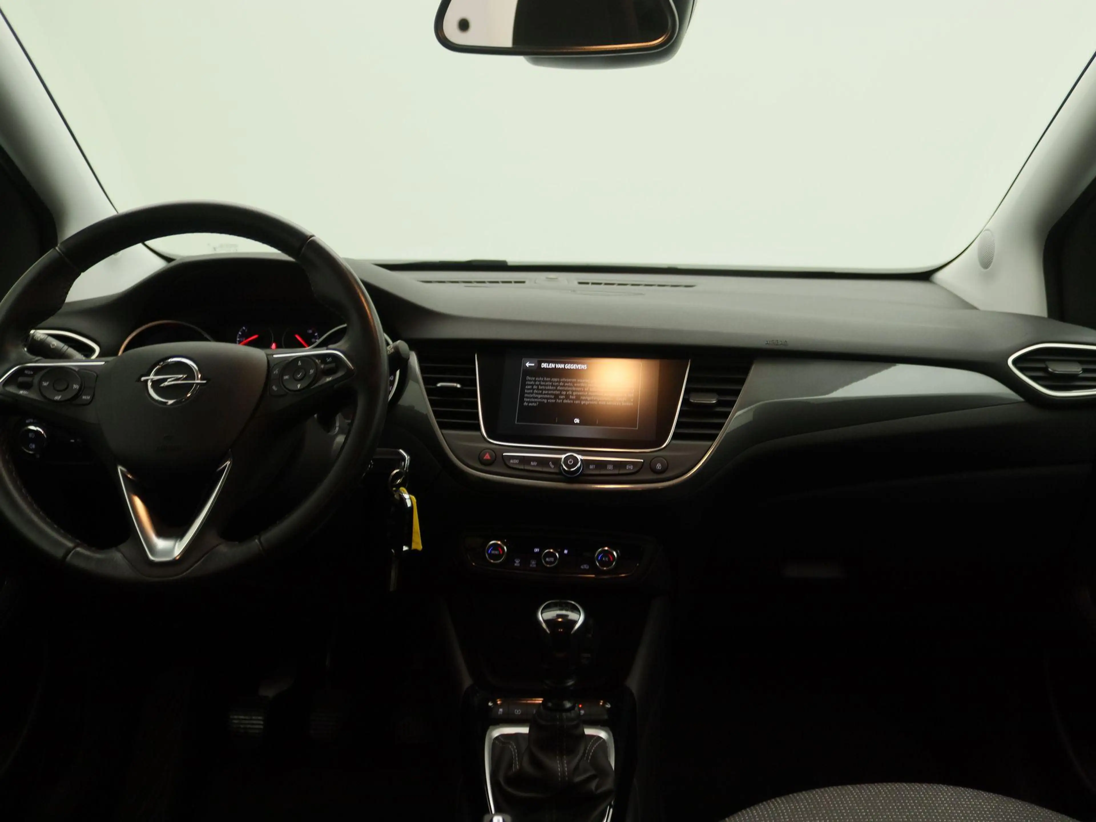 Opel Crossland 1.2 Turbo Elegance — photo 7