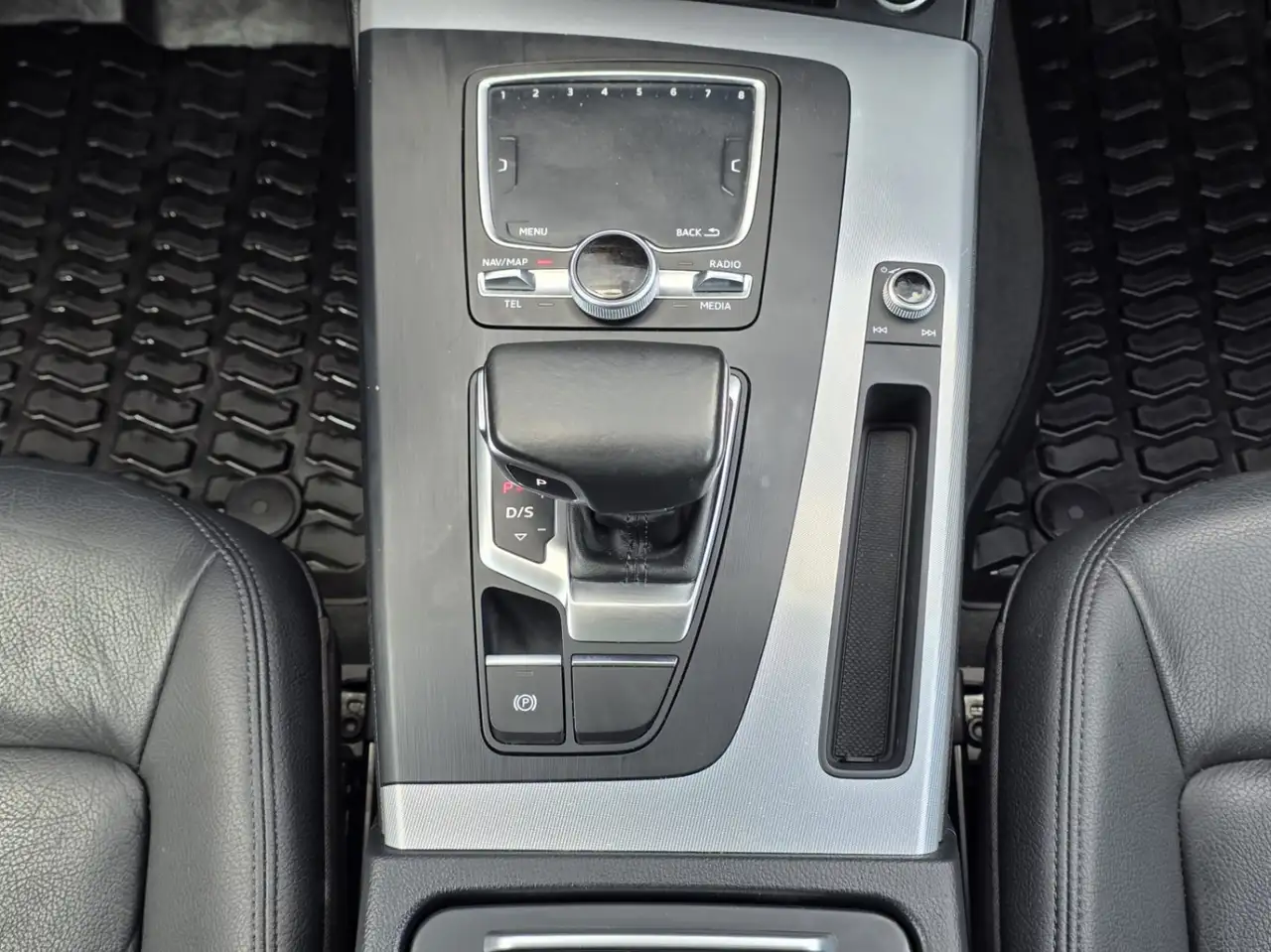 Audi Q5 снимка Audi Q5