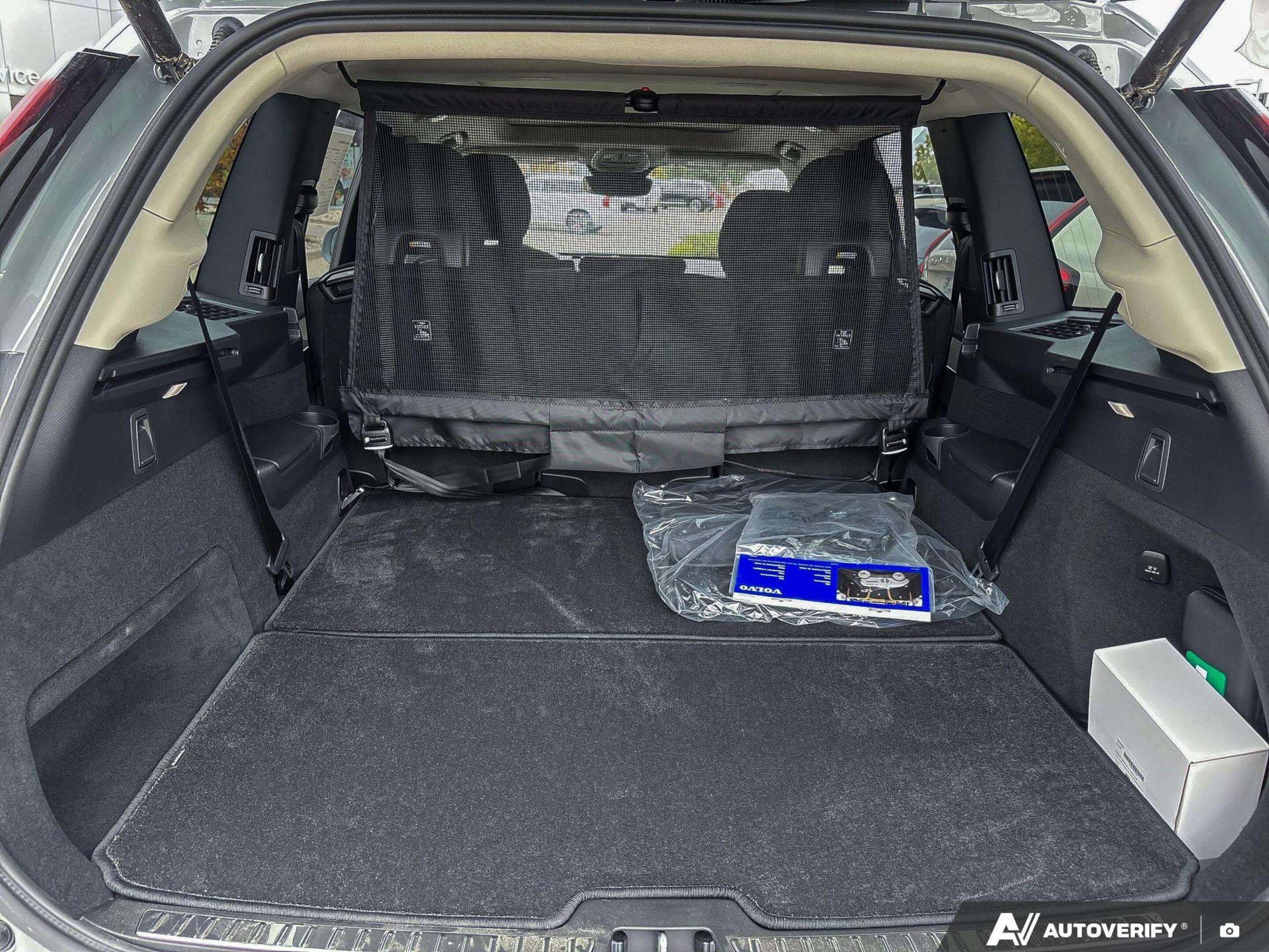 2026 Volvo XC90 Plus Bright Theme DEMO MODEL - $6,000 IN SAVINGS! thumb 9