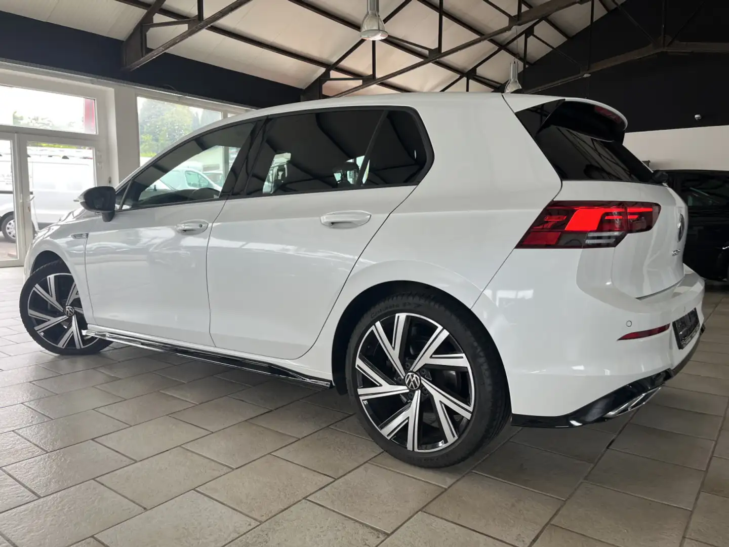 Volkswagen Golf VIII Lim. R-Line/DSG/ Front assist/ Keyless Access Blanc - 2
