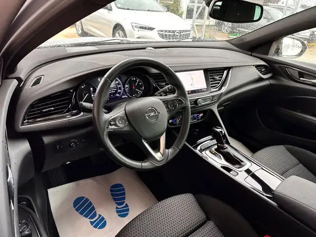 Opel Insignia view 12
