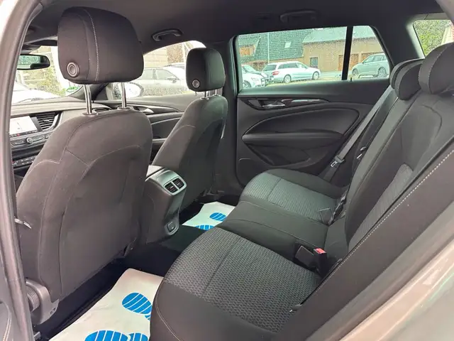 Opel Insignia view 9