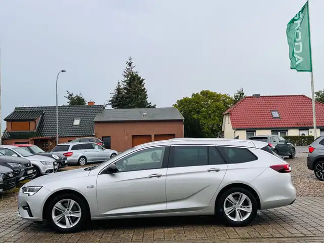 Opel Insignia view 4