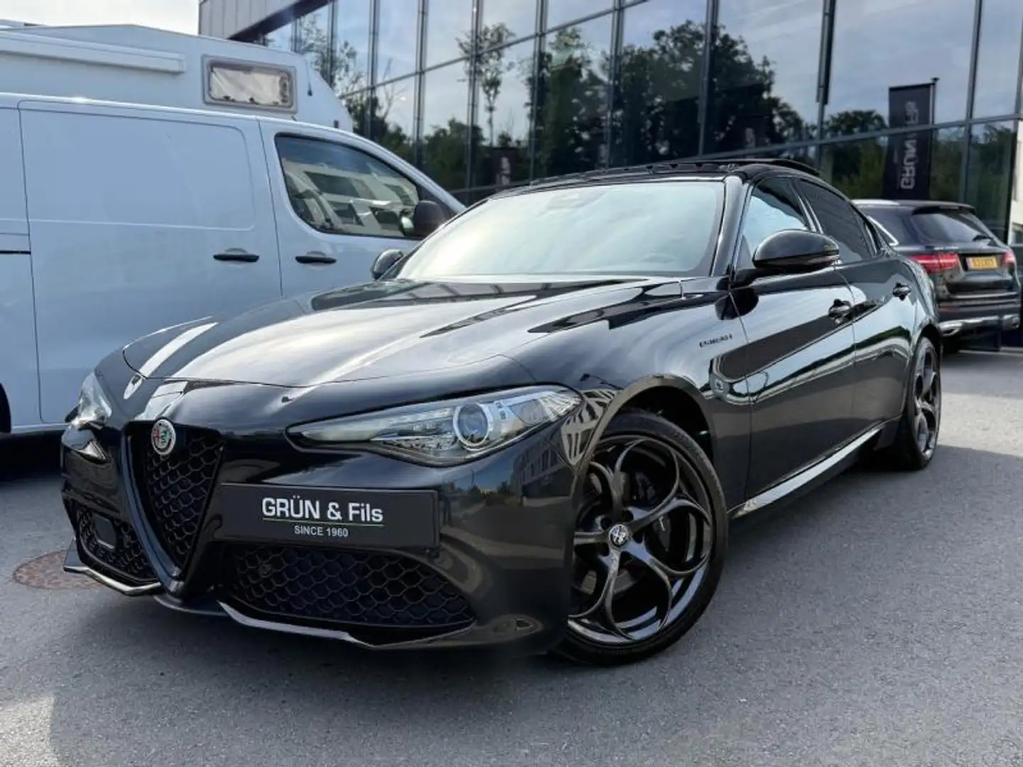 Alfa Romeo Giulia Estrema 2.0 Turbo 280 Q4 Zwart - 2