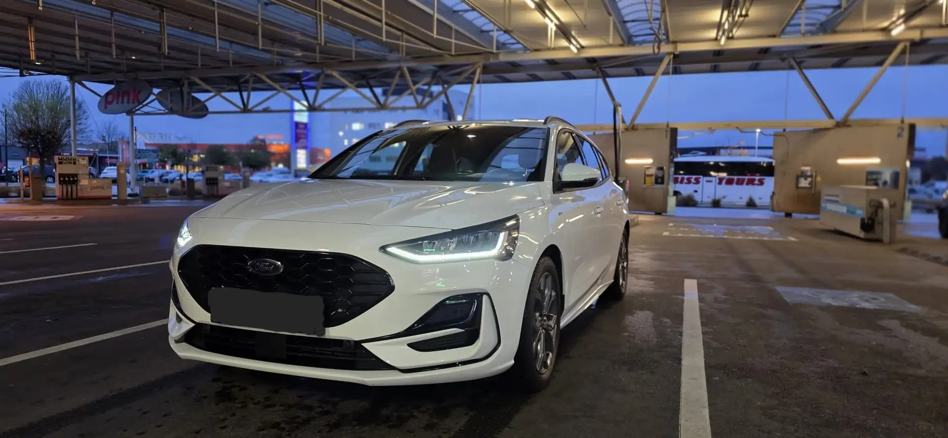 Ford Focus Turnier 1,0 EcoBoost Hybrid ST-Line Neuwagen - 2