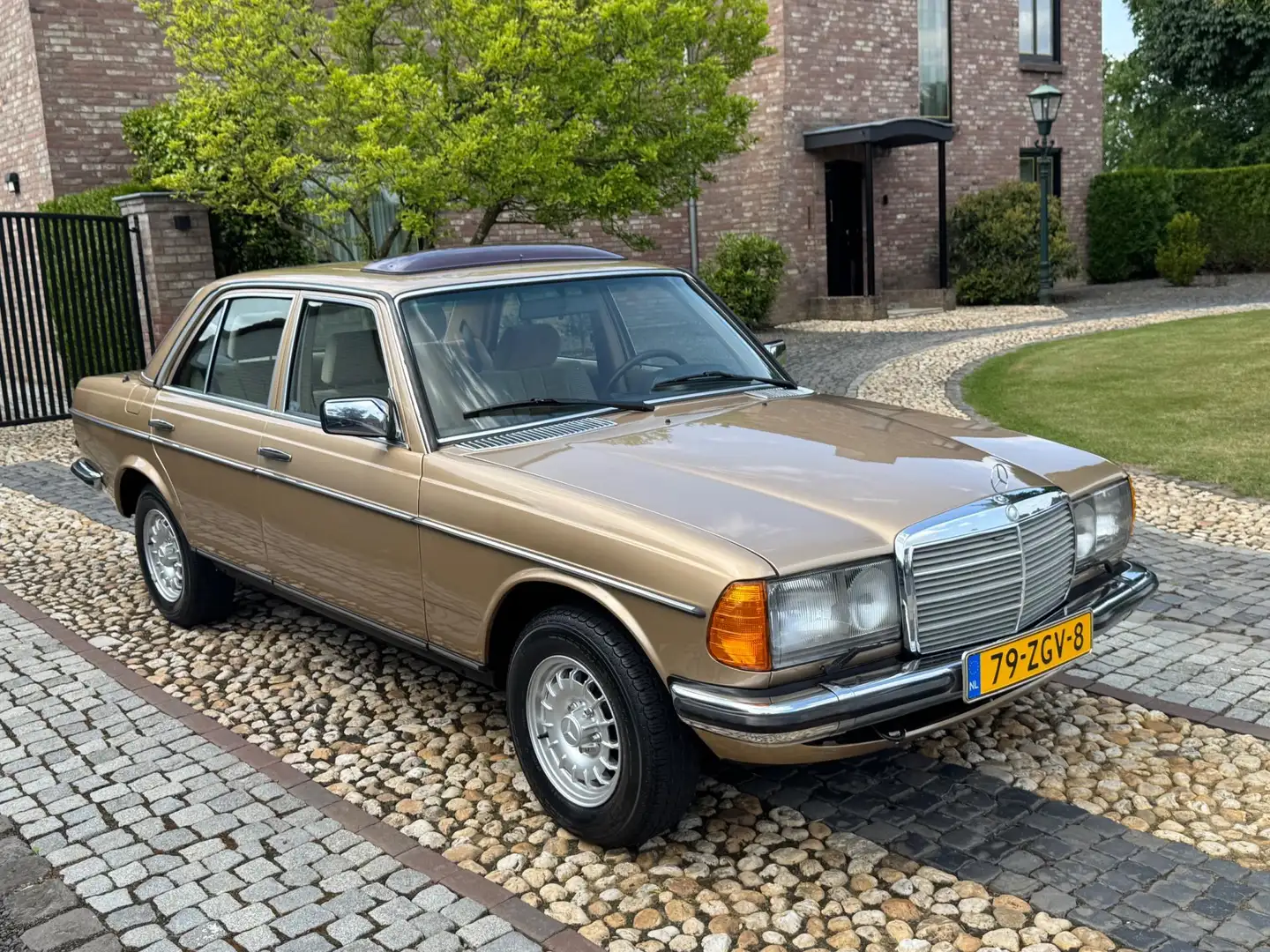 Mercedes-Benz 200 W123 Automaat Schuifdak Pullman Mooi!! Beige - 2